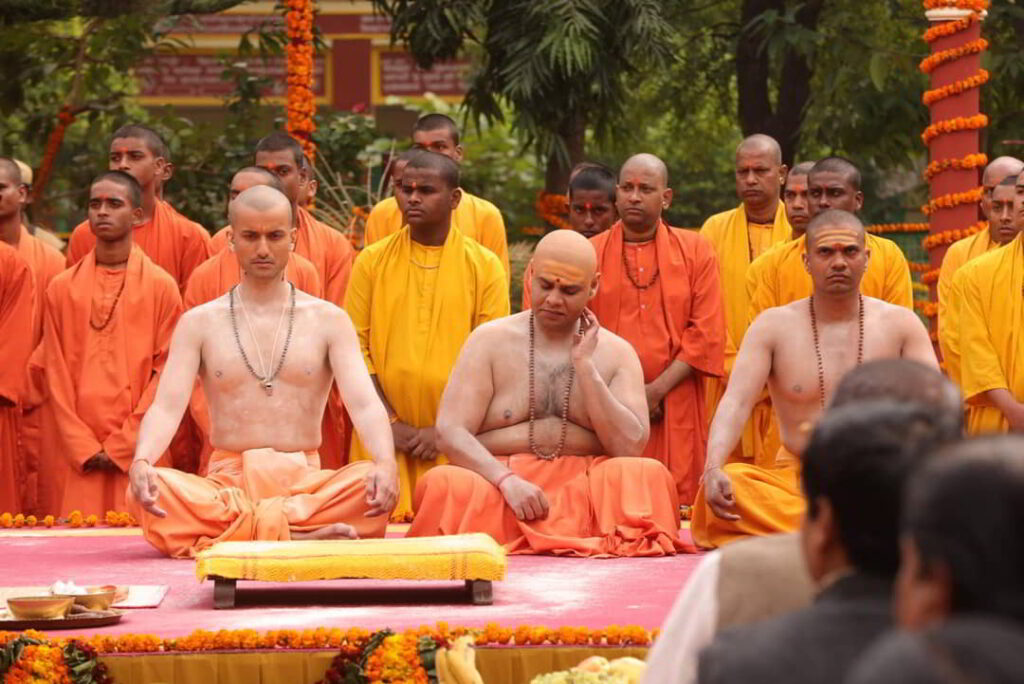 Anant Joshi as Yogi Adityanath